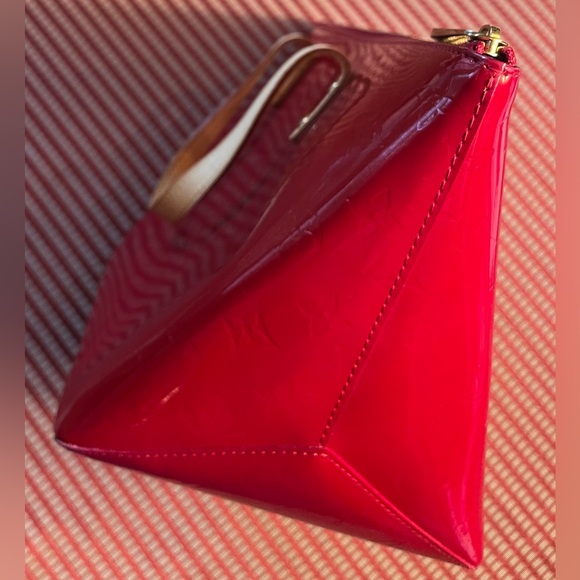 Louis Vuitton Bellevue Vernis, Red - Picture 4 of 8